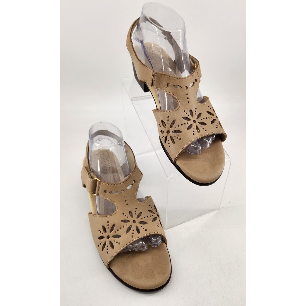 SAS Sunburst Tripad Comfort Sandals Womens 9.5M Beige Leather Laser Cut Floral